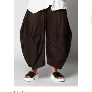 Kaliyana size 2 pants.  Linen. Ultra modern.